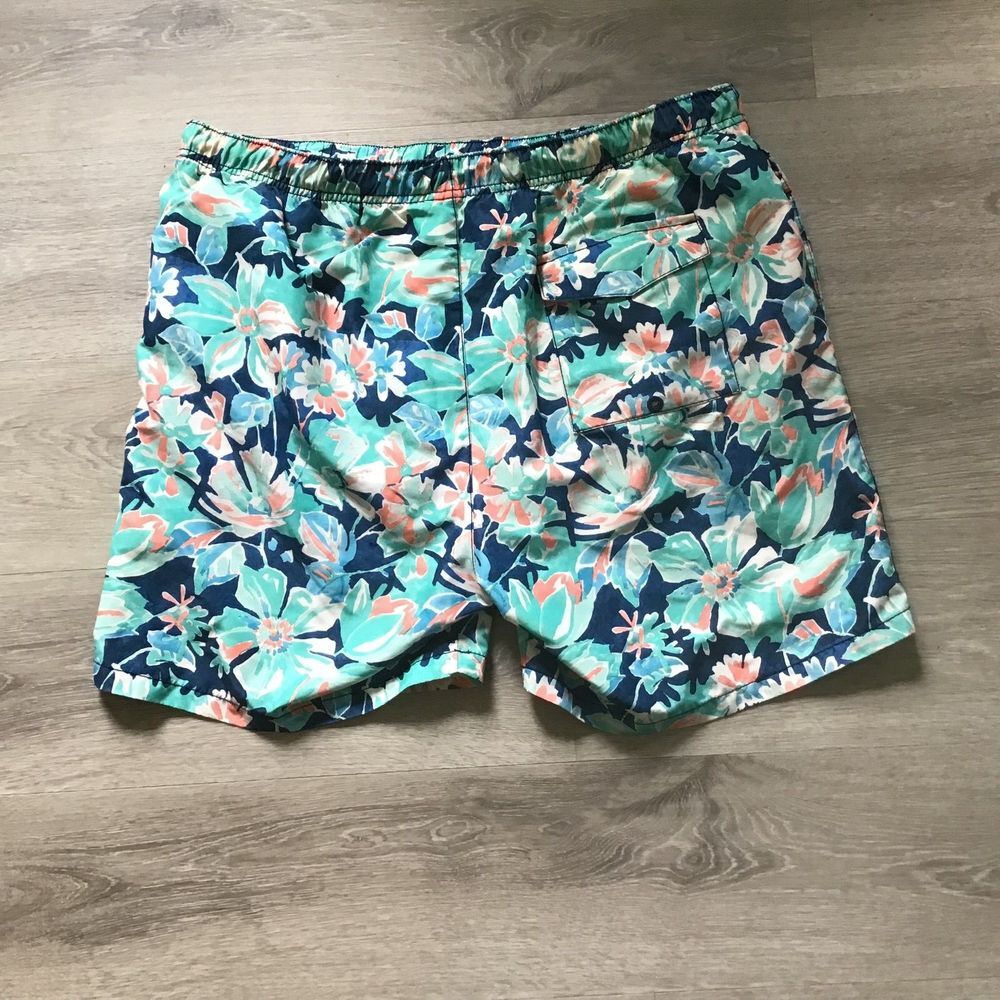 Tommy Bahama Relax Men's Swimming Trunks‎ Size XLarge  8" Hawaiian Floral